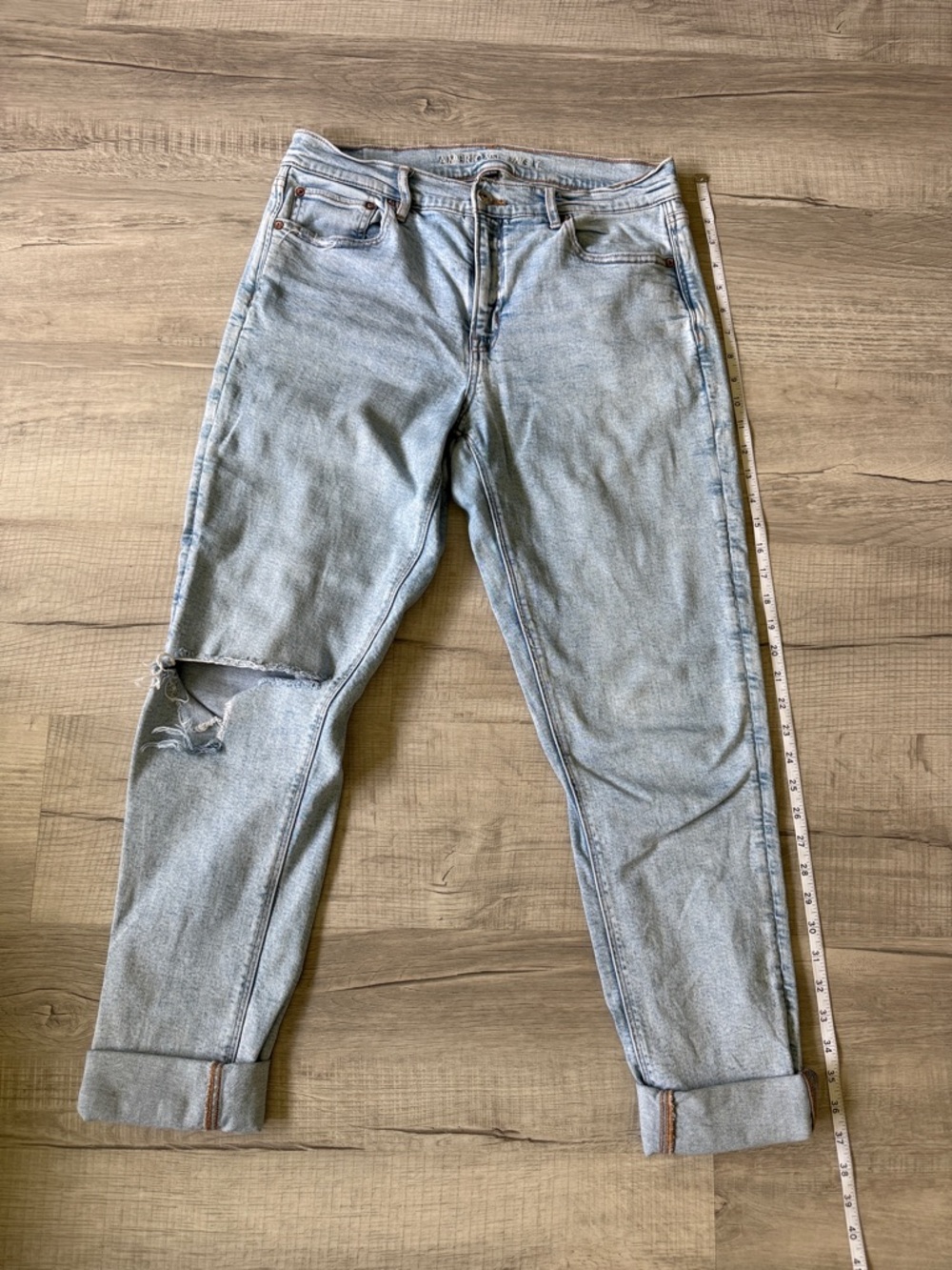 American Eagle Light Wash 90s Skinny Jeans